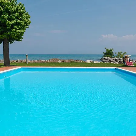 Timetofreedom Privatstrand Mit Pool * Sirmione
