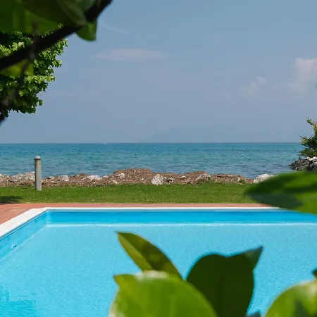 Apartamento Timetofreedom Privatstrand Mit Pool Sirmione